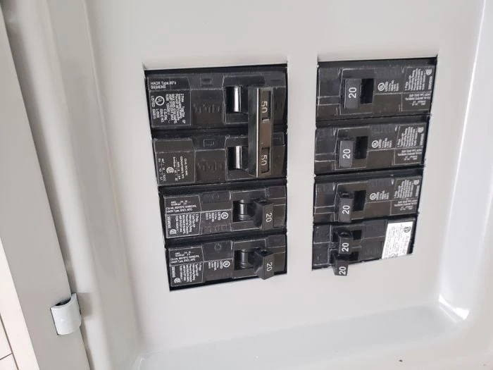 8.5' X 48' White Gooseneck Enclosed Trailer Storage 4 8.5' X 48' White Gooseneck Enclosed Trailer Storage - Image 4