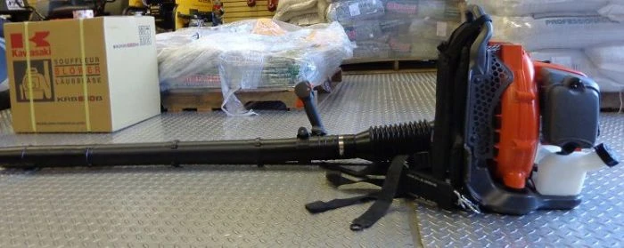 Husqvarna 350BT Backpack Leaf Blower - 50cc 2-Stroke Engine 6 Husqvarna 350BT Backpack Leaf Blower - 50cc 2-Stroke Engine - Image 6