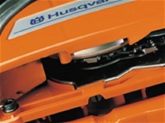 Husqvarna 555 18" Chainsaw Professional W/ 6-Pack Oil & Extra Chain 4 Husqvarna 555 18" Chainsaw Professional W/ 6-Pack Oil & Extra Chain - Image 4