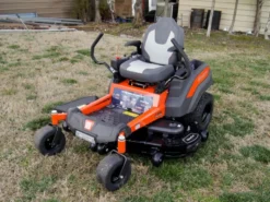 Husqvarna Z254F Prem. Special Edition Zero Turn Mower 26HP KOH -Tool Comprehensive dsc03100 2