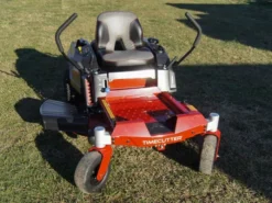 Toro 75748 TimeCutter 42" Zero Turn Mower 15.5HP Briggs -Tool Comprehensive dsc03164 1