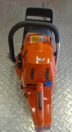 Husqvarna 390XP Chainsaw 24" Commercial Grade W/ 6-Pack Oil & Extra Chain