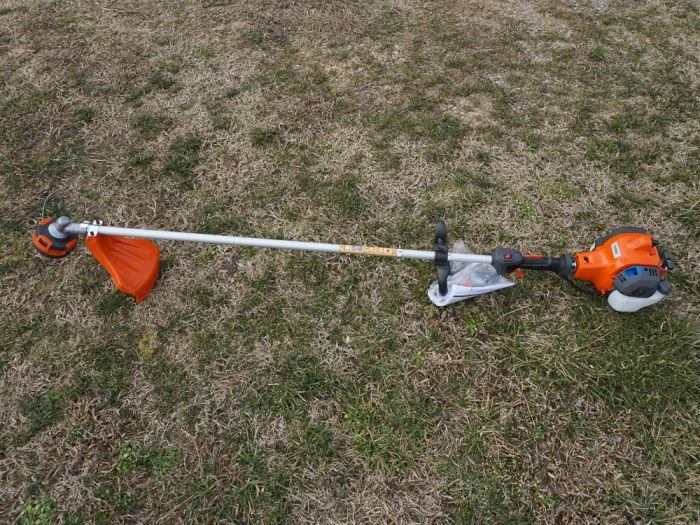 Husqvarna 130L Straight Shaft 18" Cut String Trimmer 28cc 2 Husqvarna 130L Straight Shaft 18" Cut String Trimmer 28cc - Image 2
