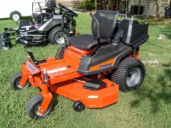 Simplicity Courier 52" Zero Turn Lawn Mower 25HP Briggs -Tool Comprehensive dsc09623